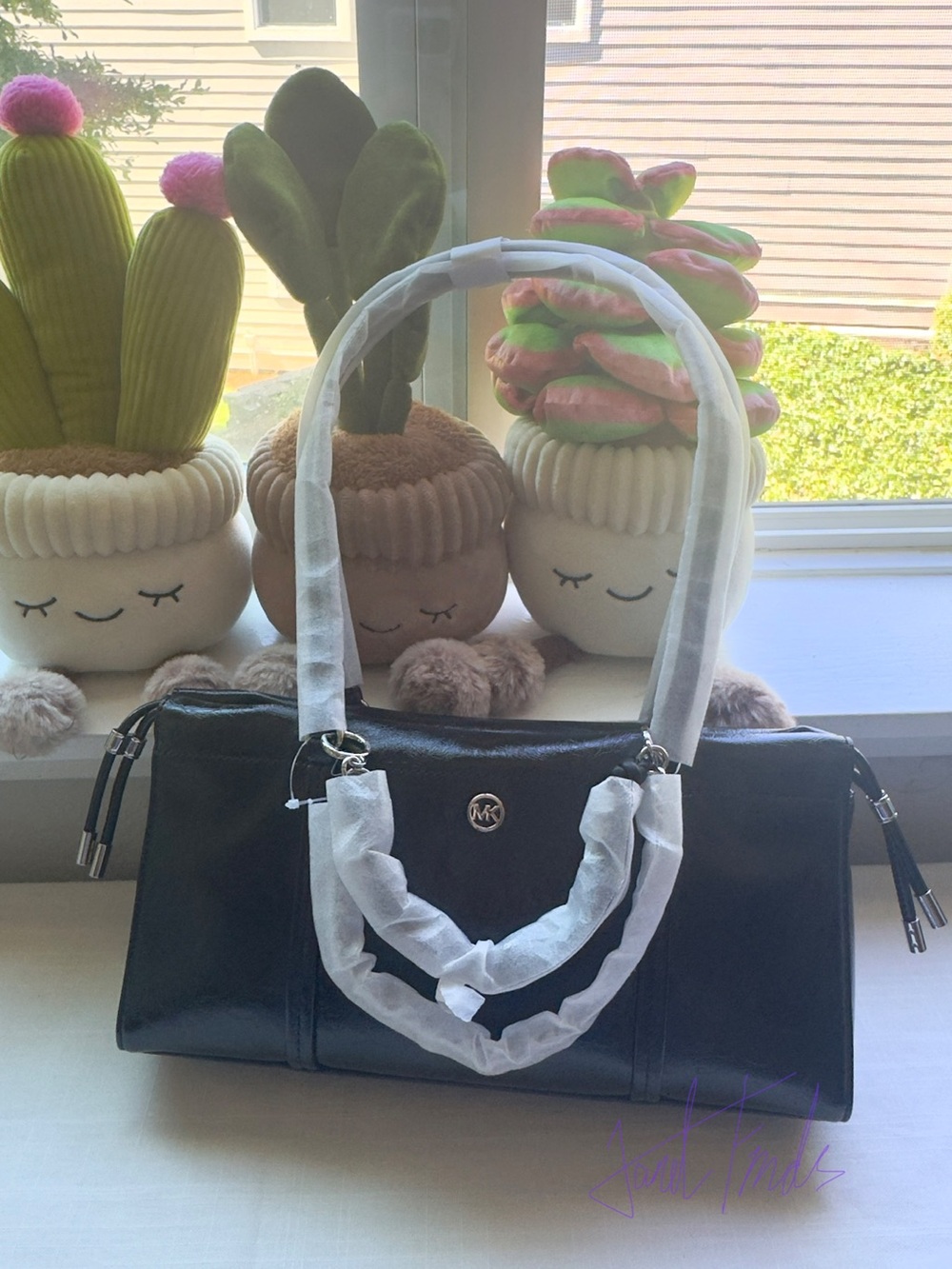 NWT 🐦‍⬛ Michael Kors Black Matilda Small Cinched Shoulder Bag